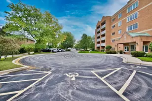 7450 N Waukegan Rd, Niles, IL 60714 - Photo 8