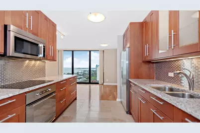 2500 N Lakeview Avenue #3002, Chicago, IL 60614 - Photo 10