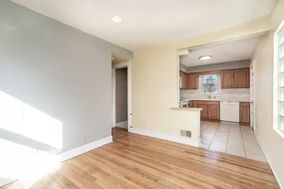 1748 Lunt Avenue, Des Plaines, IL 60018 - Photo 4
