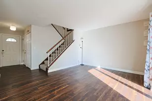 485 Esselen Ct, Carol Stream, IL 60188 - Photo 4