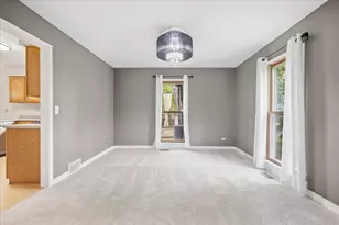 1320 Springhill Dr, Algonquin, IL 60102 - Photo 10