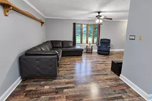 404 E Oak St, Leroy, IL 61752 - Photo 6