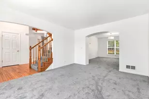 199 Willowwood Dr, Oswego, IL 60543 - Photo 8