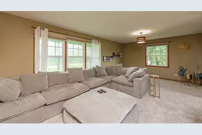 542 Meadow Court, Winthrop Harbor, IL 60096 - Photo 4