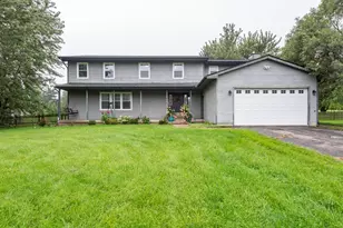 542 Meadow Ct, Winthrop Harbor, IL 60096 - Photo 1