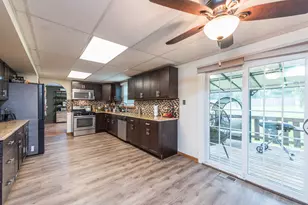 542 Meadow Ct, Winthrop Harbor, IL 60096 - Photo 12