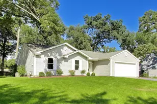 738 Dartmouth Dr, Island Lake, IL 60042 - Photo 2