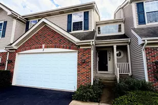 7 Blue Stem Ct, Streamwood, IL 60107 - Photo 2