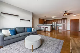 160 S River St, Aurora, IL 60506 - Photo 8