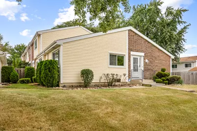 2177 Chaucer Lane, Glendale Heights, IL 60139 - Photo 2