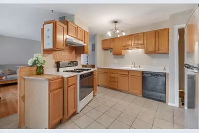 2177 Chaucer Lane, Glendale Heights, IL 60139 - Photo 8