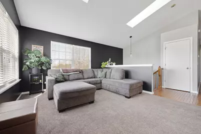 1002 Castleshire Drive, Woodstock, IL 60098 - Photo 4