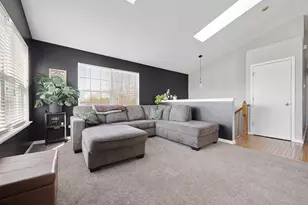 1002 Castleshire Dr, Woodstock, IL 60098 - Photo 4