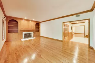 1400 Kurtis Ln, Lake Forest, IL 60045 - Photo 8