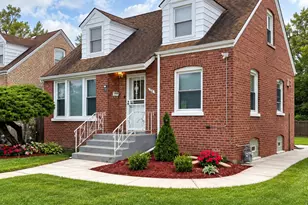 104 E 150th Street E, Harvey, IL 60426 - Photo 2