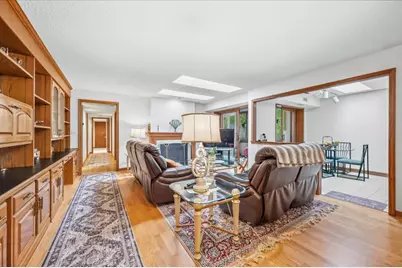 100 Red Top Drive #303, Libertyville, IL 60048 - Photo 6