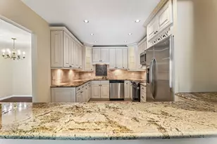 3950 Dundee Rd, Northbrook, IL 60062 - Photo 8
