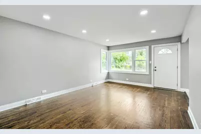 576 W 16th Street, Chicago Heights, IL 60411 - Photo 2