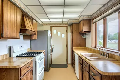 9100 S Central Park Avenue, Evergreen Park, IL 60805 - Photo 6