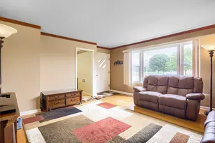 9100 S Central Park Ave, Evergreen Park, IL 60805 - Photo 4