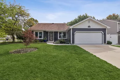 771 Covington Circle, Crystal Lake, IL 60014 - Photo 1