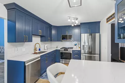 771 Covington Circle, Crystal Lake, IL 60014 - Photo 2