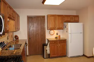 1694 Lexington Dr, Montgomery, IL 60538 - Photo 8