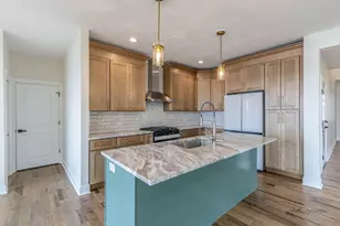 807 Lakeview Dr, Round Lake, IL 60073 - Photo 10