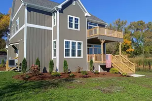 807 Lakeview Dr, Round Lake, IL 60073 - Photo 2