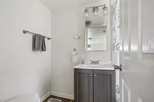 409 Barron St, Bensenville, IL 60106 - Photo 10