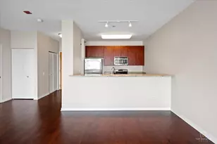757 N Orleans St, Chicago, IL 60654 - Photo 16