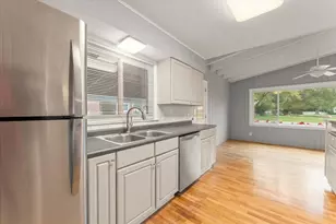 907 S Longview Rd, Monticello, IL 61856 - Photo 14