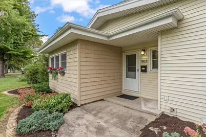 907 S Longview Road, Monticello, IL 61856 - Photo 4