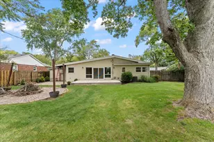907 S Longview Rd, Monticello, IL 61856 - Photo 32