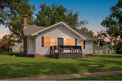 301 Clark Street, Georgetown, IL 61846 - Photo 2