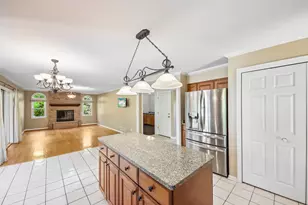 17945 W Pond Ridge Cir, Gurnee, IL 60031 - Photo 10
