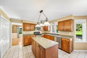 17945 W Pond Ridge Cir, Gurnee, IL 60031 - Photo 12
