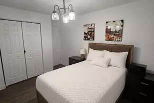 1950 W Foster Ave, Chicago, IL 60640 - Photo 12