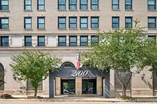 2100 N Lincoln Park W, Chicago, IL 60614 - Photo 2