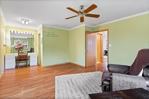 9055 S Luella Ave, Chicago, IL 60617 - Photo 18
