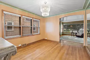 9055 S Luella Ave, Chicago, IL 60617 - Photo 4