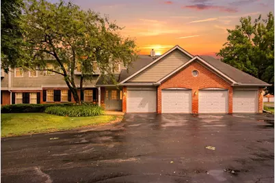 225 Columbia Court #5, Schaumburg, IL 60193 - Photo 2