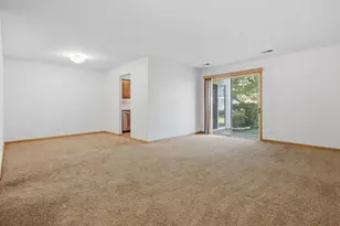 225 Columbia Ct, Schaumburg, IL 60193 - Photo 4