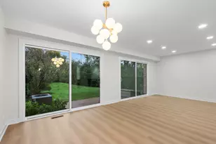 1935 Mission Hills Ln, Northbrook, IL 60062 - Photo 10