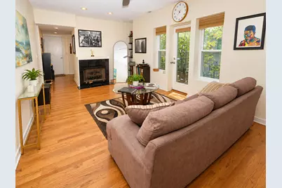 1021 E 46th Street #2N, Chicago, IL 60653 - Photo 2