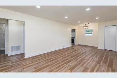 2127 Indian Road, Waukegan, IL 60087 - Photo 8