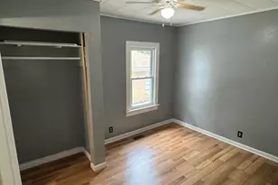 219 SW Circle Dr, Joliet, IL 60433 - Photo 8