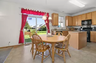 7723 Mossheather Dr, Joliet, IL 60431 - Photo 6