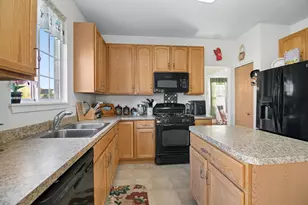 7723 Mossheather Dr, Joliet, IL 60431 - Photo 8