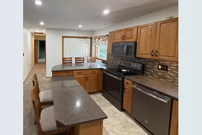 10083 Elizabeth Road, Bloomington, IL 61705 - Photo 6